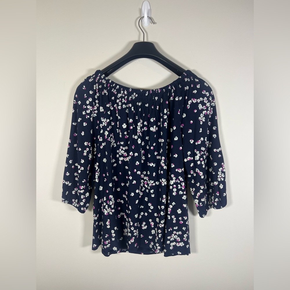 J JILL Convertible Shoulder Smocked Neck Top Blouse Navy Floral Size Large - Picture 6 of 8